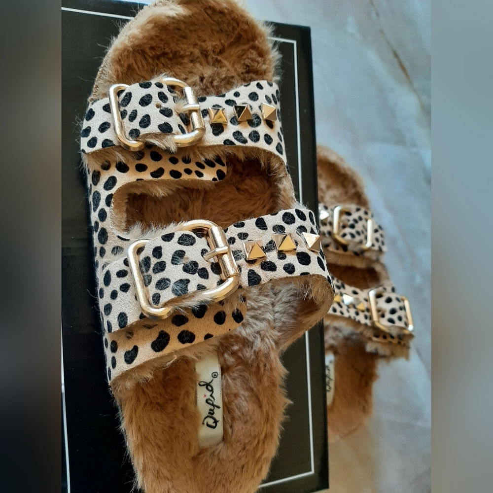 Qupid Cheetah Print Sandals - Picture 2 of 7